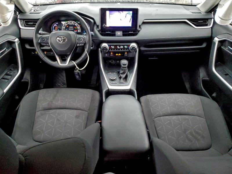 Фото 8 - TOYOTA RAV4