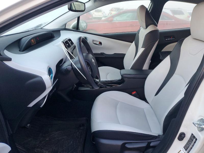 Фото 7 - TOYOTA PRIUS