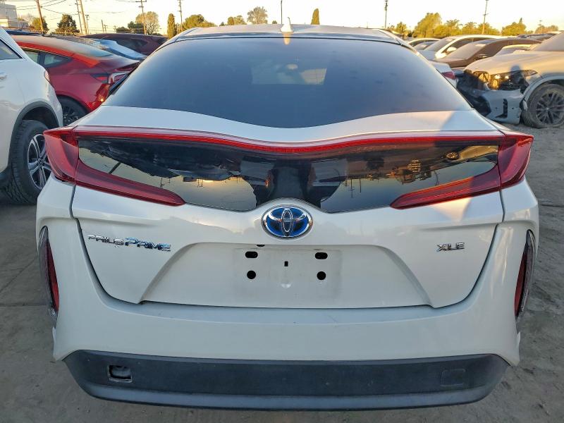 Фото 6 - TOYOTA PRIUS