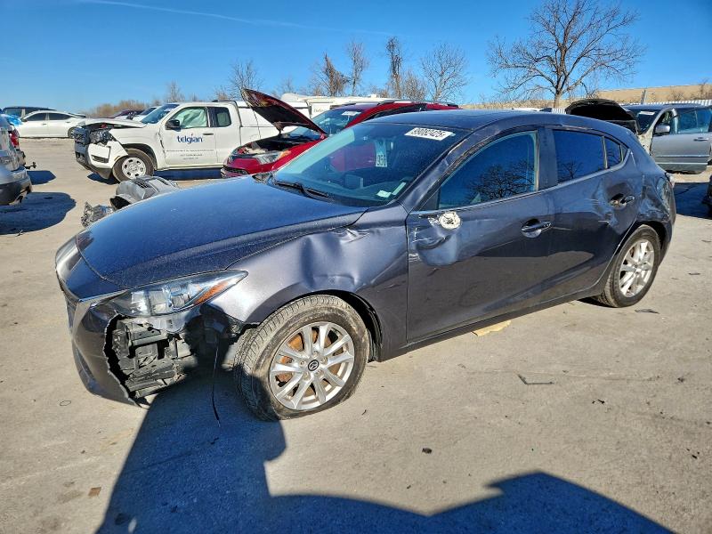 Фото 1 - MAZDA 3