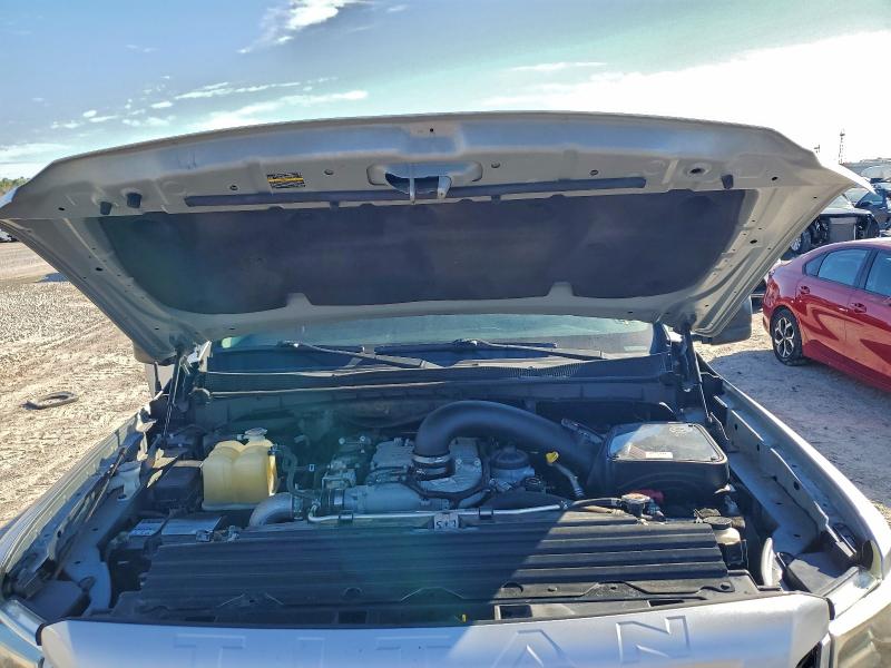 Фото 11 - NISSAN TITAN