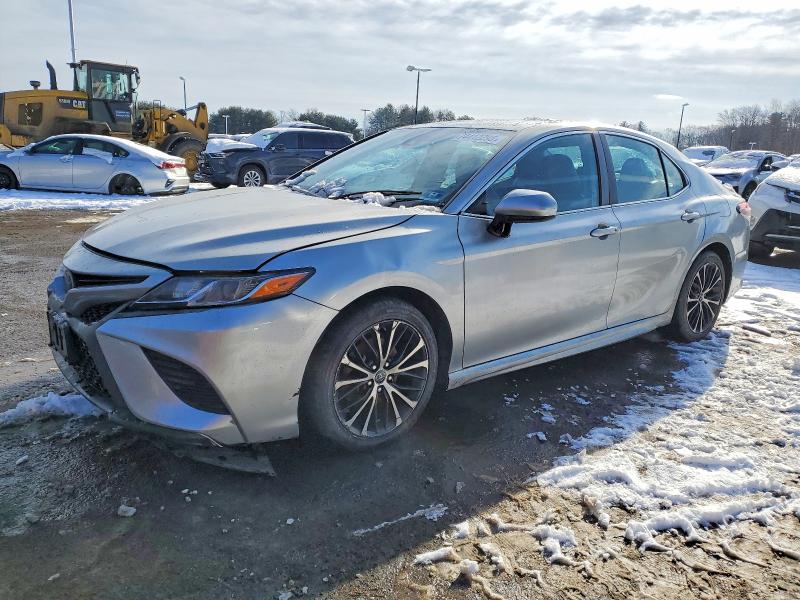 Фото 1 - TOYOTA CAMRY