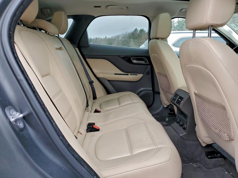 Фото 11 - JAGUAR F-PACE