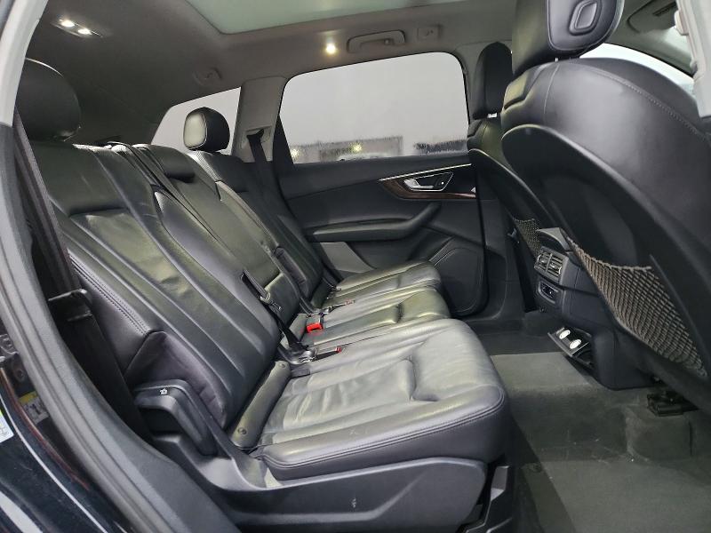 Фото 11 - AUDI Q7