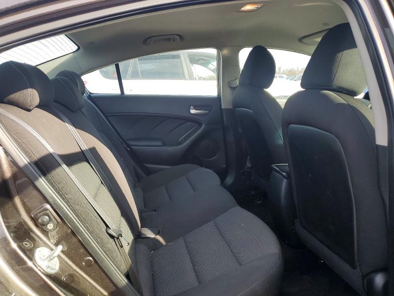 Фото 10 - KIA FORTE