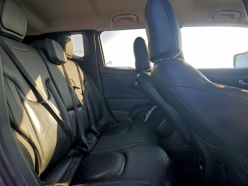 Фото 10 - JEEP RENEGADE