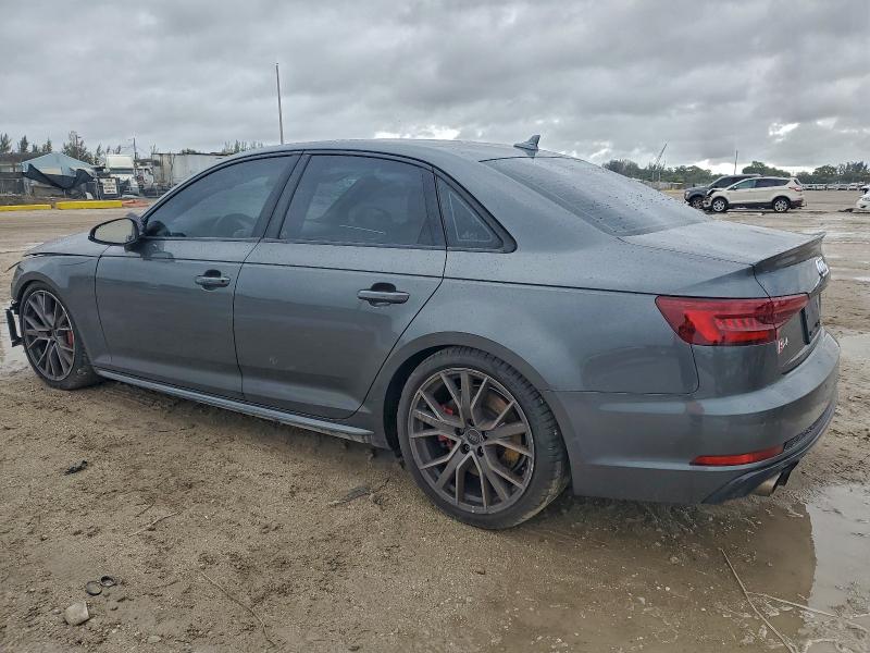 Фото 2 - AUDI S4/RS4