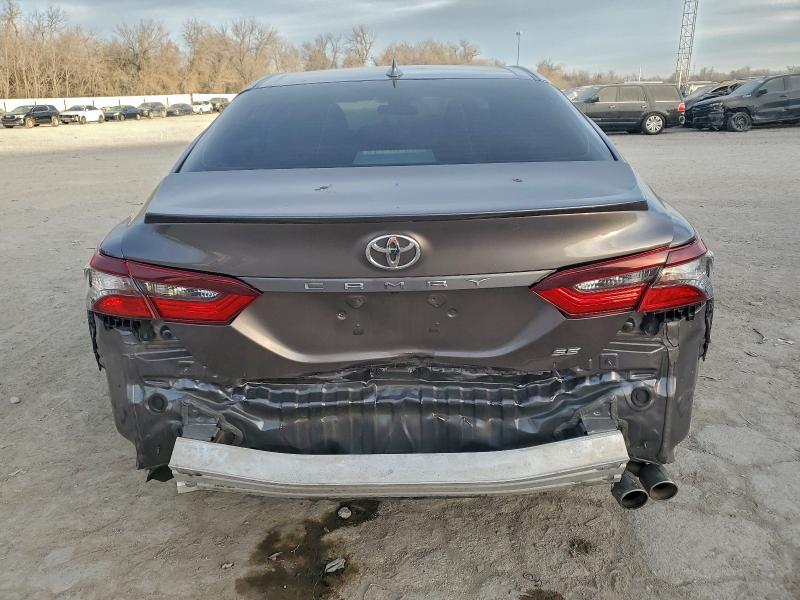 Фото 6 - TOYOTA CAMRY