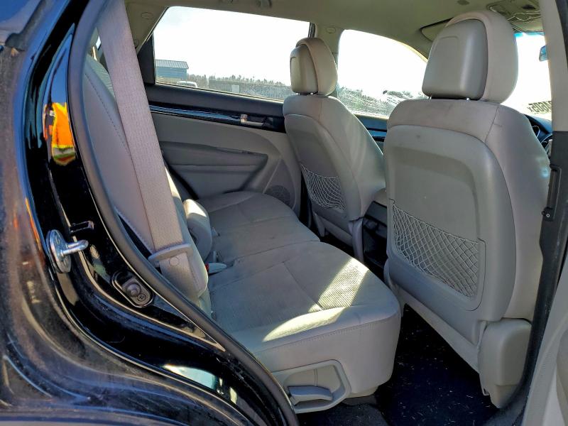 Фото 11 - KIA SORENTO