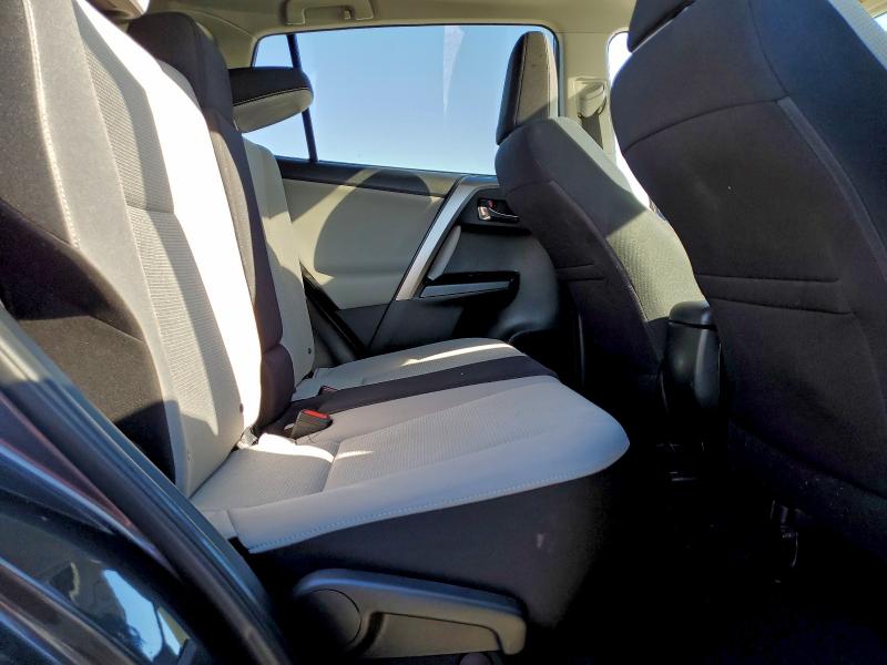 Фото 10 - TOYOTA RAV4