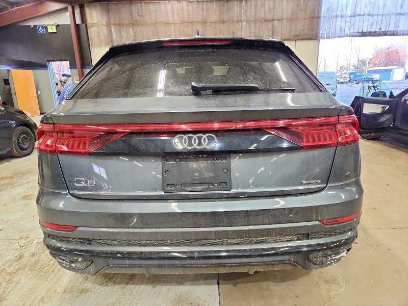 Фото 6 - AUDI Q8