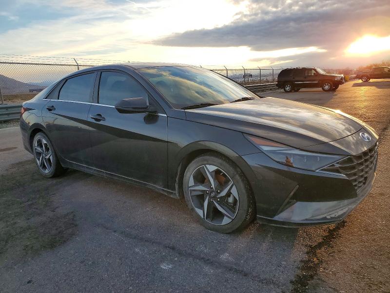 Фото 4 - HYUNDAI ELANTRA