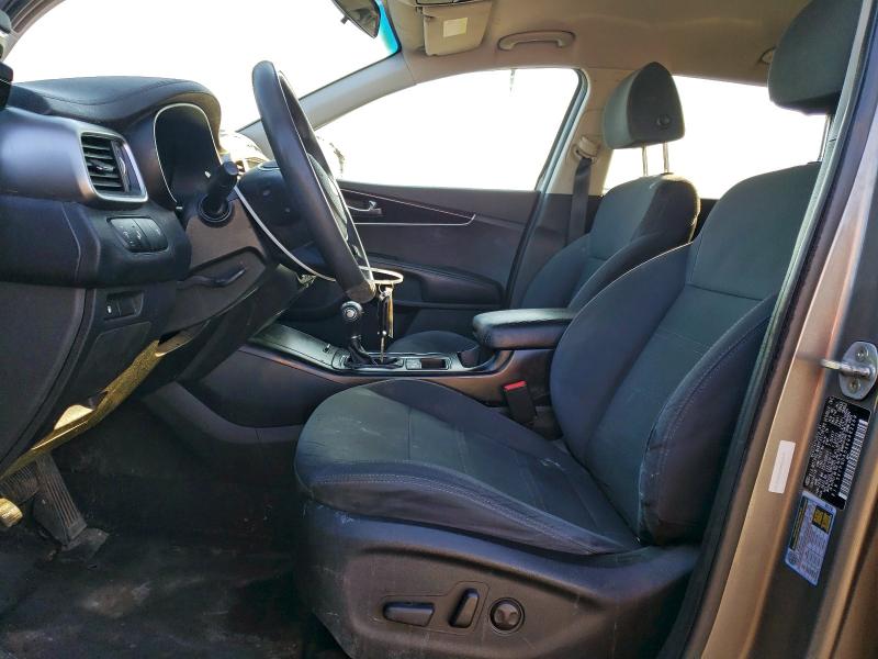 Фото 7 - KIA SORENTO