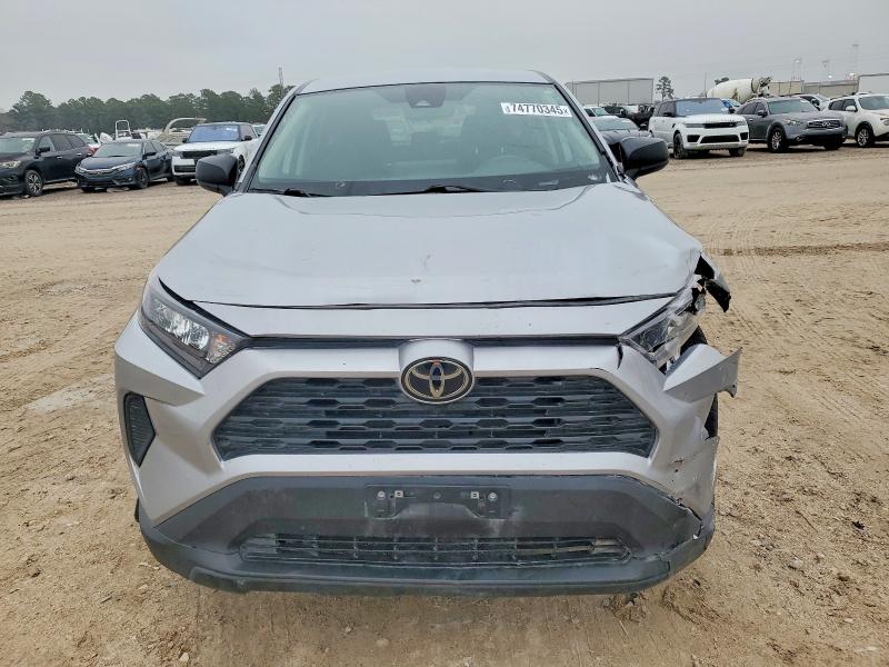 Фото 5 - TOYOTA RAV4