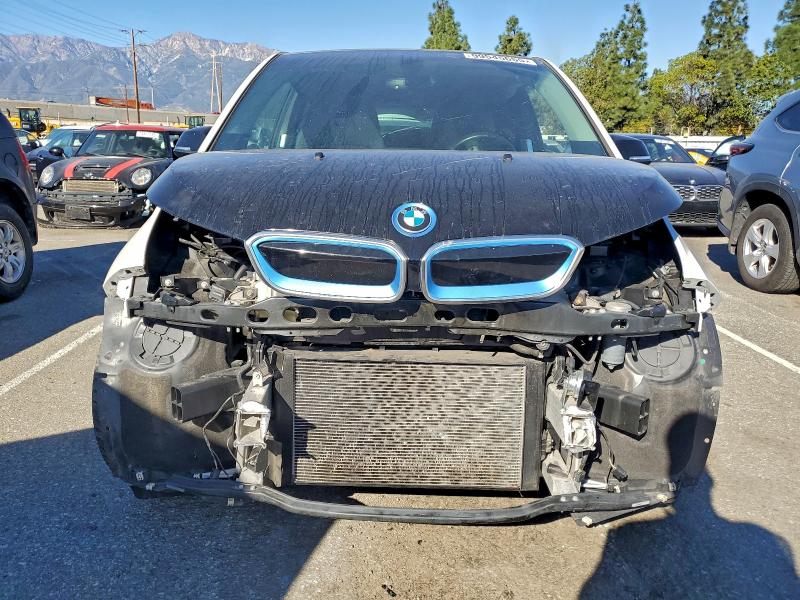 Фото 5 - BMW I SERIES