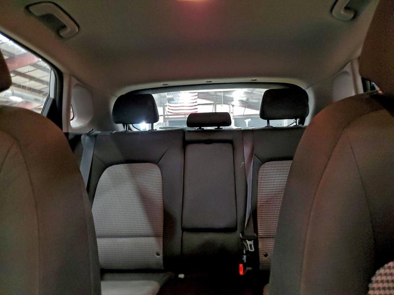 Фото 10 - HYUNDAI KONA