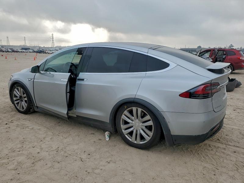 Фото 2 - TESLA MODEL X