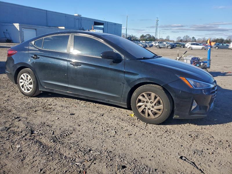 Фото 4 - HYUNDAI ELANTRA