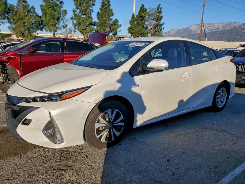 Фото 1 - TOYOTA PRIUS