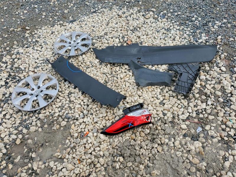 Фото 12 - TOYOTA COROLLA