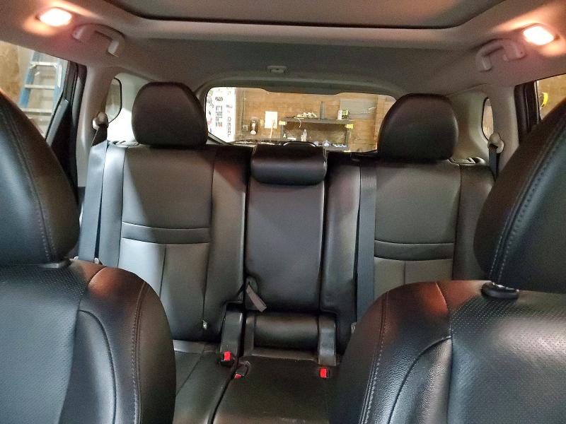 Фото 10 - NISSAN ROGUE