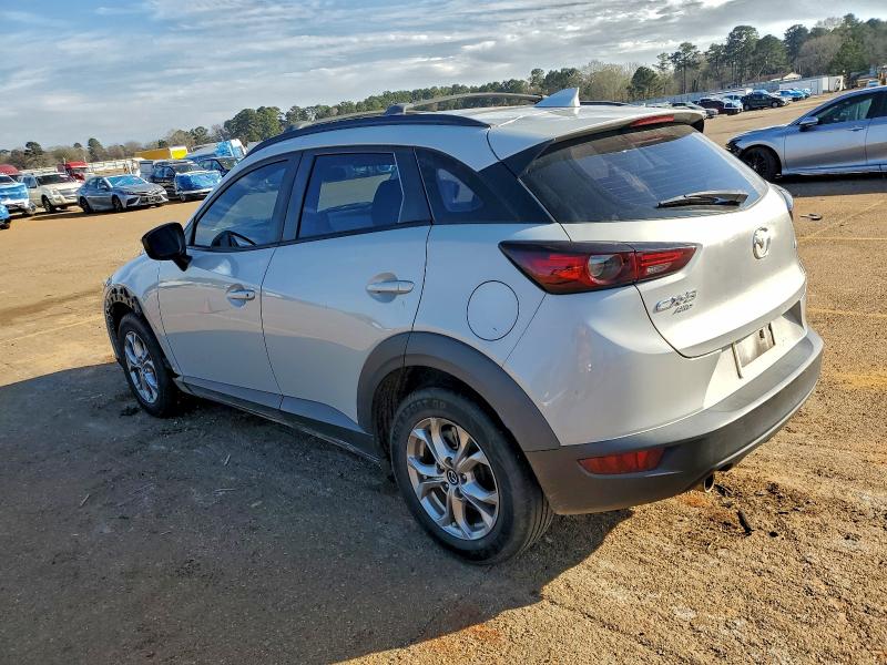 Фото 2 - MAZDA CX-3