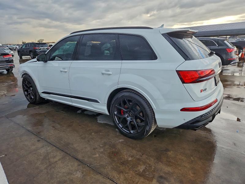 Фото 2 - AUDI SQ7