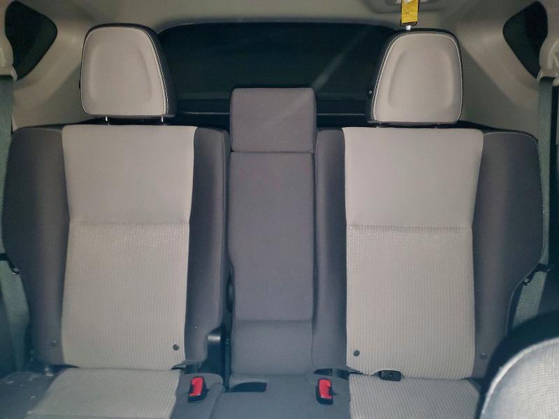 Фото 10 - TOYOTA RAV4