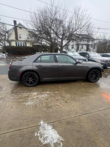 Фото 9 - CHRYSLER 300