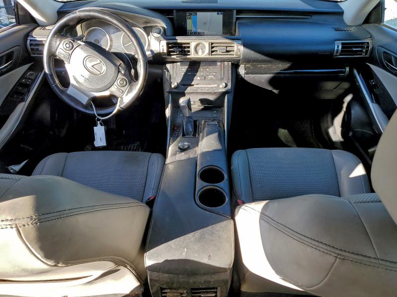Фото 8 - LEXUS IS