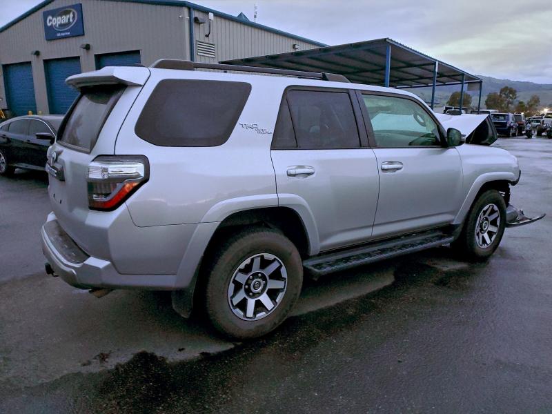 Фото 3 - TOYOTA 4RUNNER