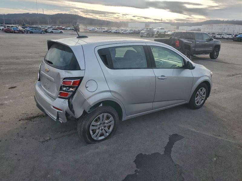 Фото 3 - CHEVROLET SONIC