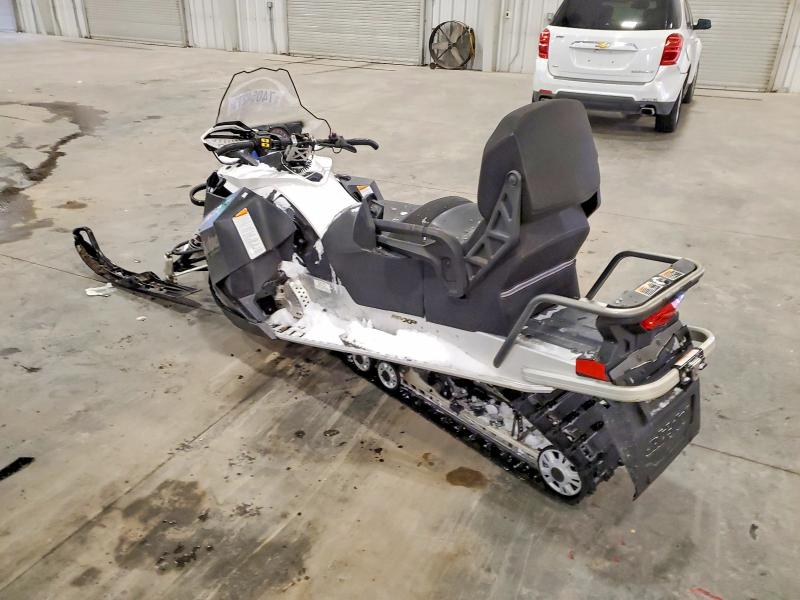 SKI-DOO SNOWMOBILE 2013