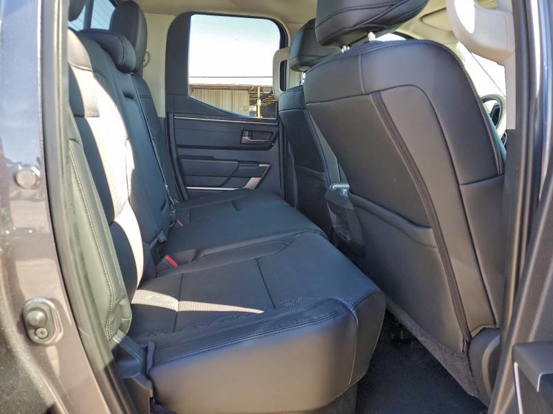 Фото 10 - TOYOTA TUNDRA