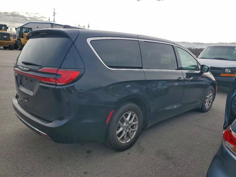 Фото 3 - CHRYSLER PACIFICA