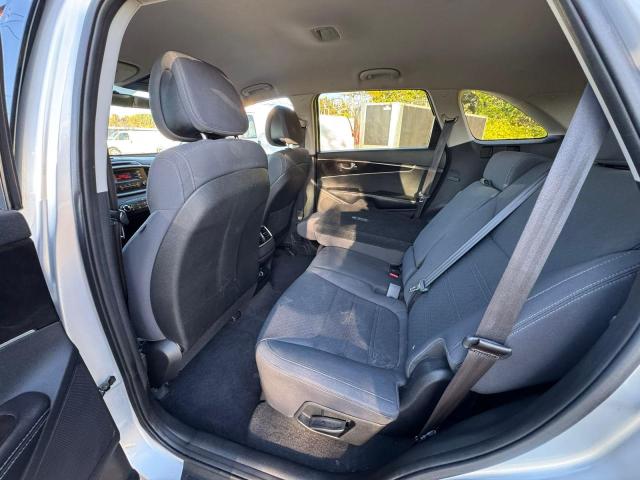 Фото 6 - KIA SORENTO