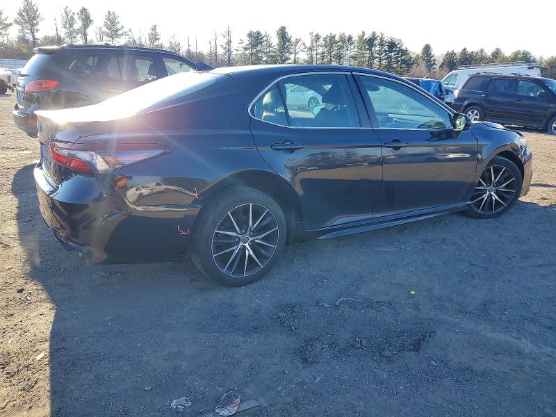 Фото 3 - TOYOTA CAMRY