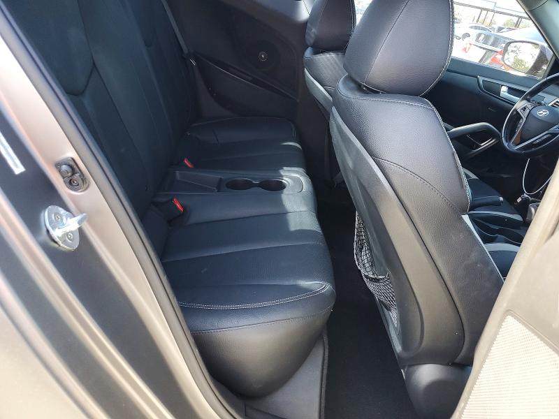 Фото 11 - HYUNDAI VELOSTER