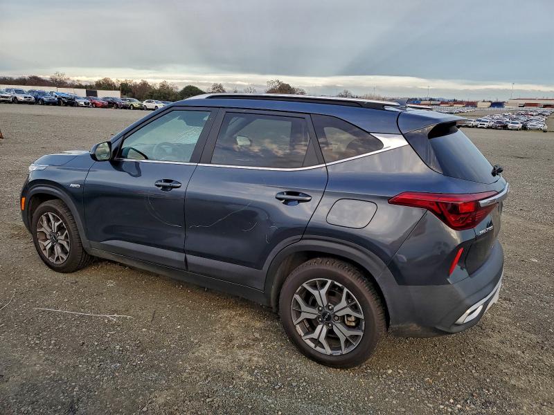 Фото 2 - KIA SELTOS