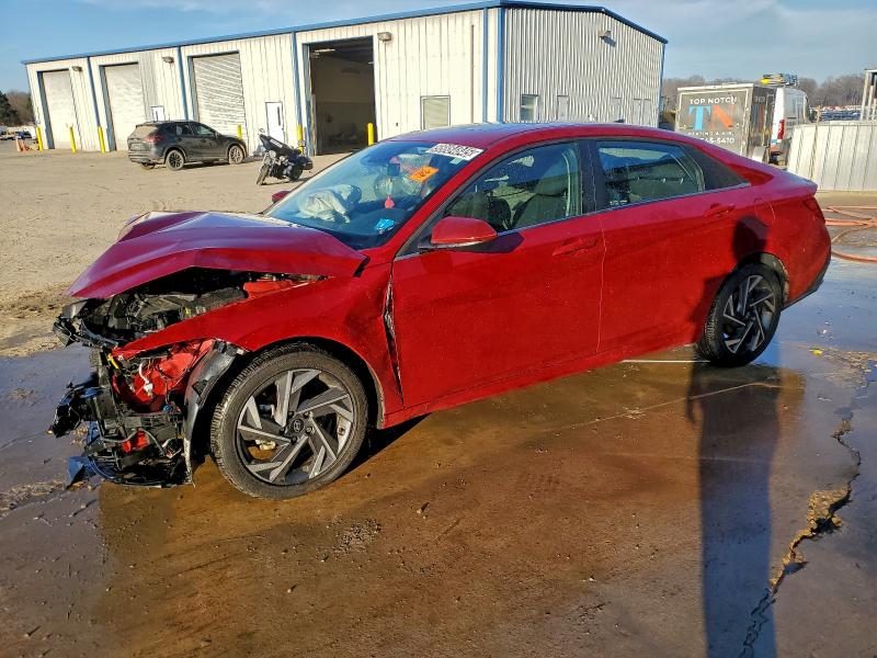 Фото 1 - HYUNDAI ELANTRA