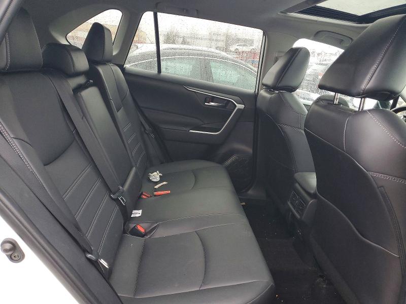 Фото 11 - TOYOTA RAV4