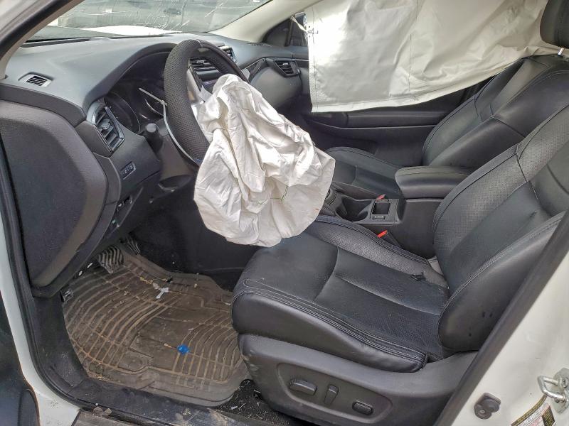 Фото 7 - NISSAN ROGUE