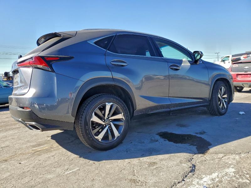 Фото 3 - LEXUS NX