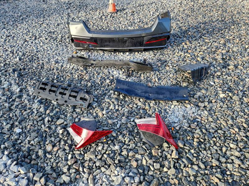 Фото 12 - HYUNDAI ELANTRA