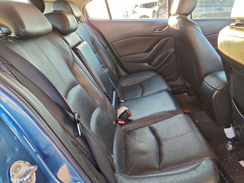 Фото 10 - MAZDA 3