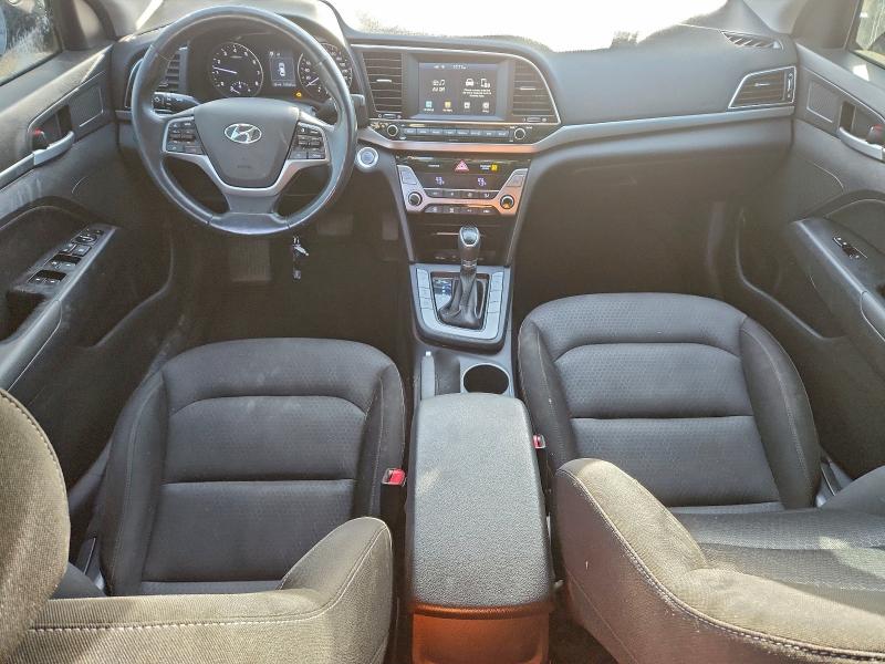 Фото 8 - HYUNDAI ELANTRA