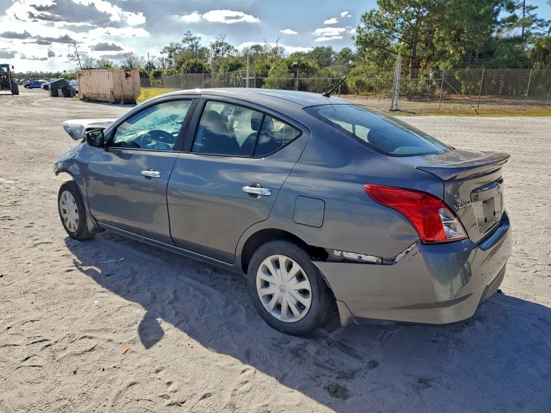 Фото 2 - NISSAN VERSA