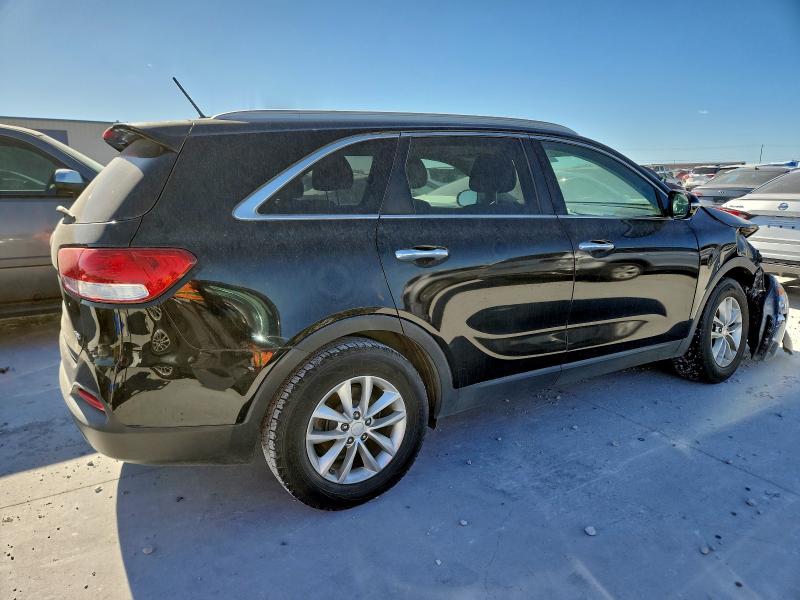 Фото 3 - KIA SORENTO