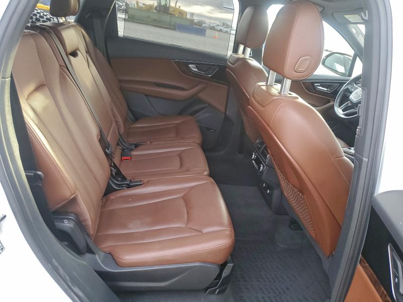 Фото 11 - AUDI Q7