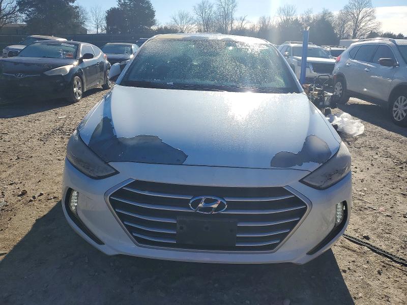 Фото 5 - HYUNDAI ELANTRA